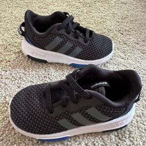 Adidas 6K Toddler Sneakers in EUC